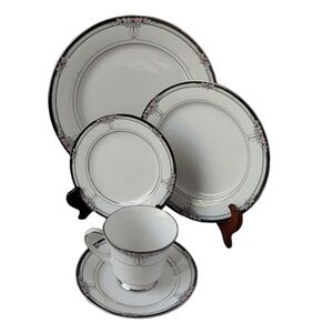 LEGENDARY BY NORITAKE SEANCE 5 PIECE PLACE SETTING‎ DINNER FOR 1